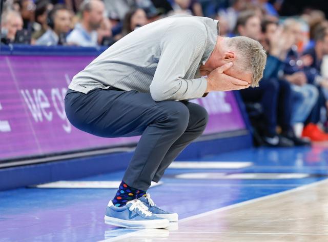 V体育APP-勇士举步维艰 让库里束手无策的问题到底是什么?