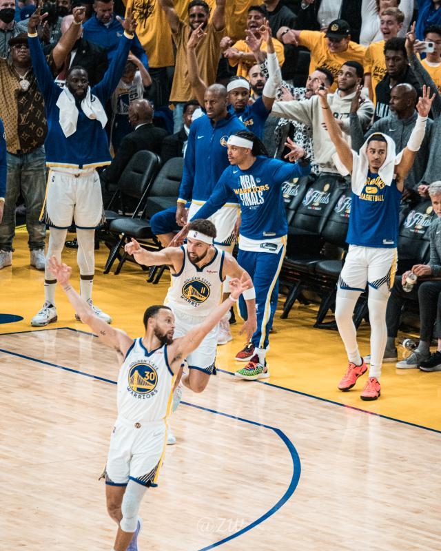 V体育电脑版-【现场】等待三年 勇士与梦想已经越来越近