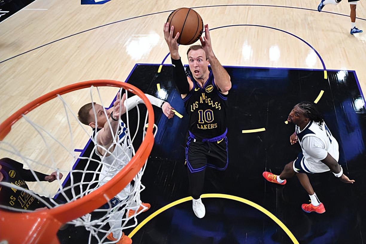 V体育-不只是一个三分投手，湖人吃下后场新援真是一笔极其关键的操作？